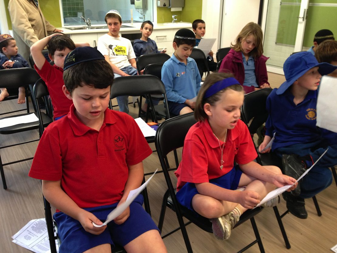 Attractive Jewish Community Grows Up In Canberra Chabad Lubavitch