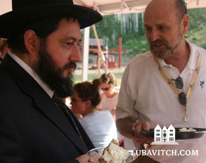 Stream Removing Lint or Dust from Clothing on Shabbat by Rabbi Avi Harari