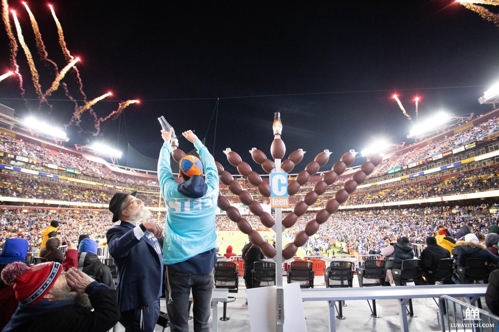 Menorah to Be Lit at Sunday Night Giants Game